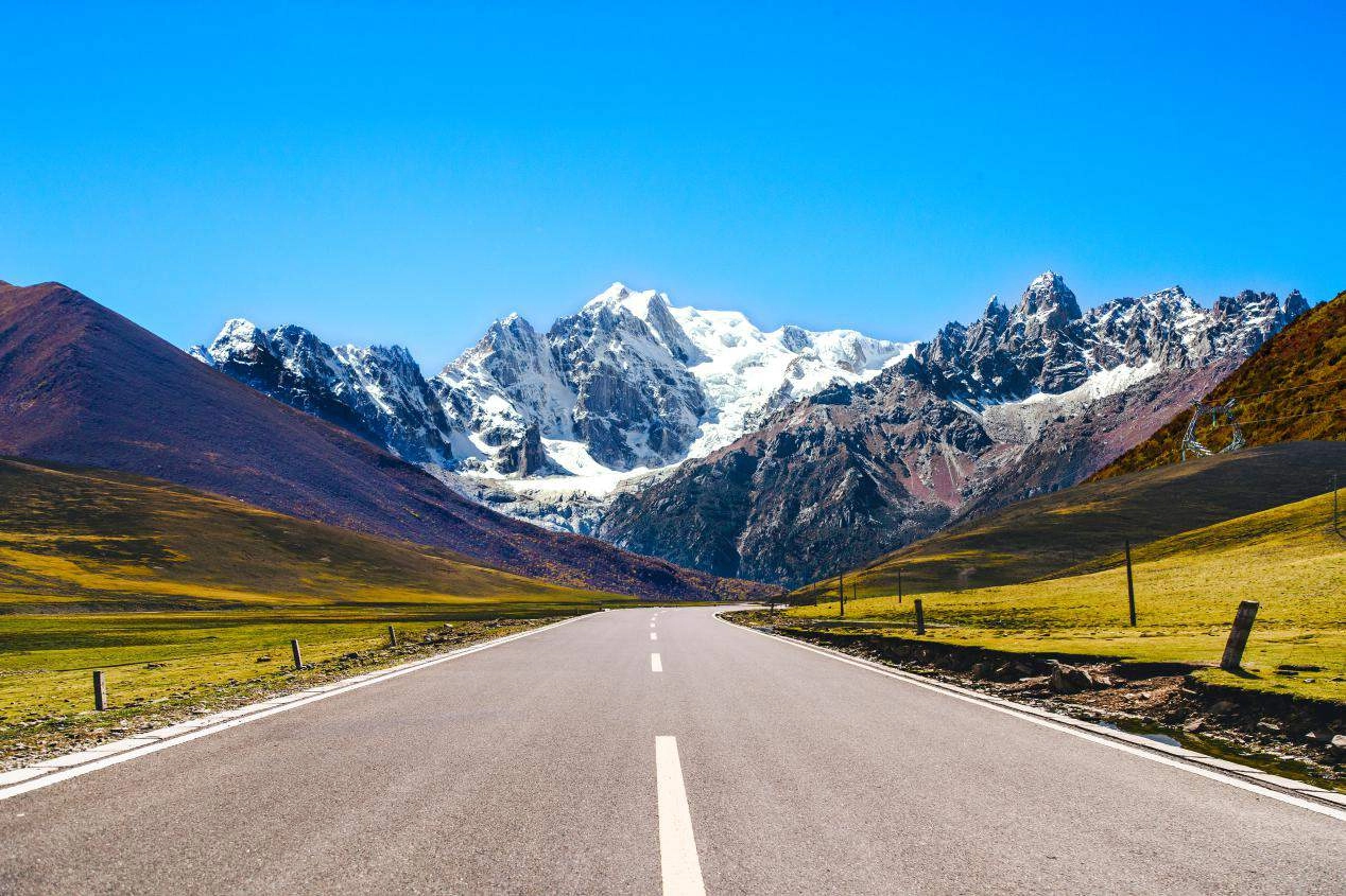 Proyecto de suministro de materiales para la mejora de la calidad del tramo de Sichuan, autopista Sichuan-T&iacute;bet G318 (autopista de la monta&ntilde;a Plateau)